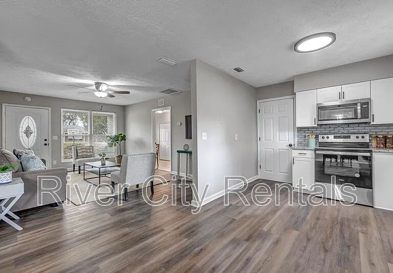 743 Trambley Dr E — Photo 8