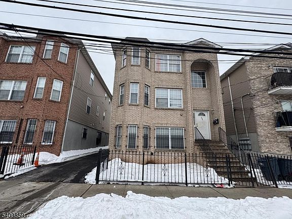 2nd image of 503-505 15th Avenue