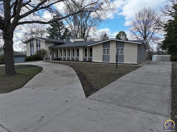 2184 Morningside Dr, Emporia, KS 66801