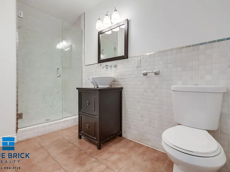 1223 N Bronson Ave — Photo 23