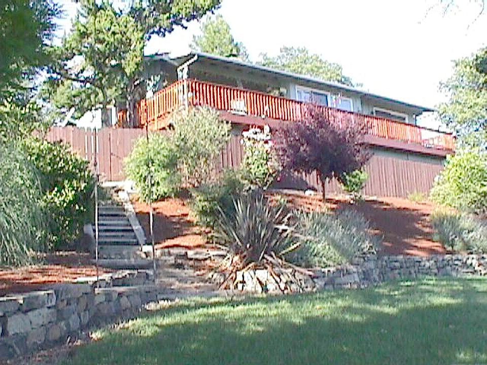 1st image of 820 Mesa Dr