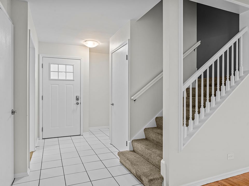 Entry with guest bath to the side