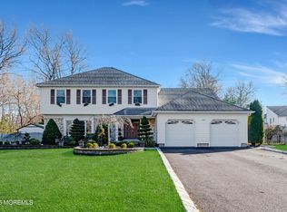 7 Oak Tree Ln, Ocean, NJ 07712