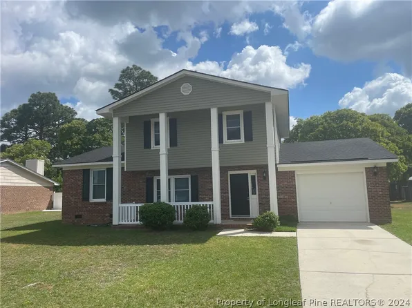 6721 Pin Oak Ln, Fayetteville, NC 28314
