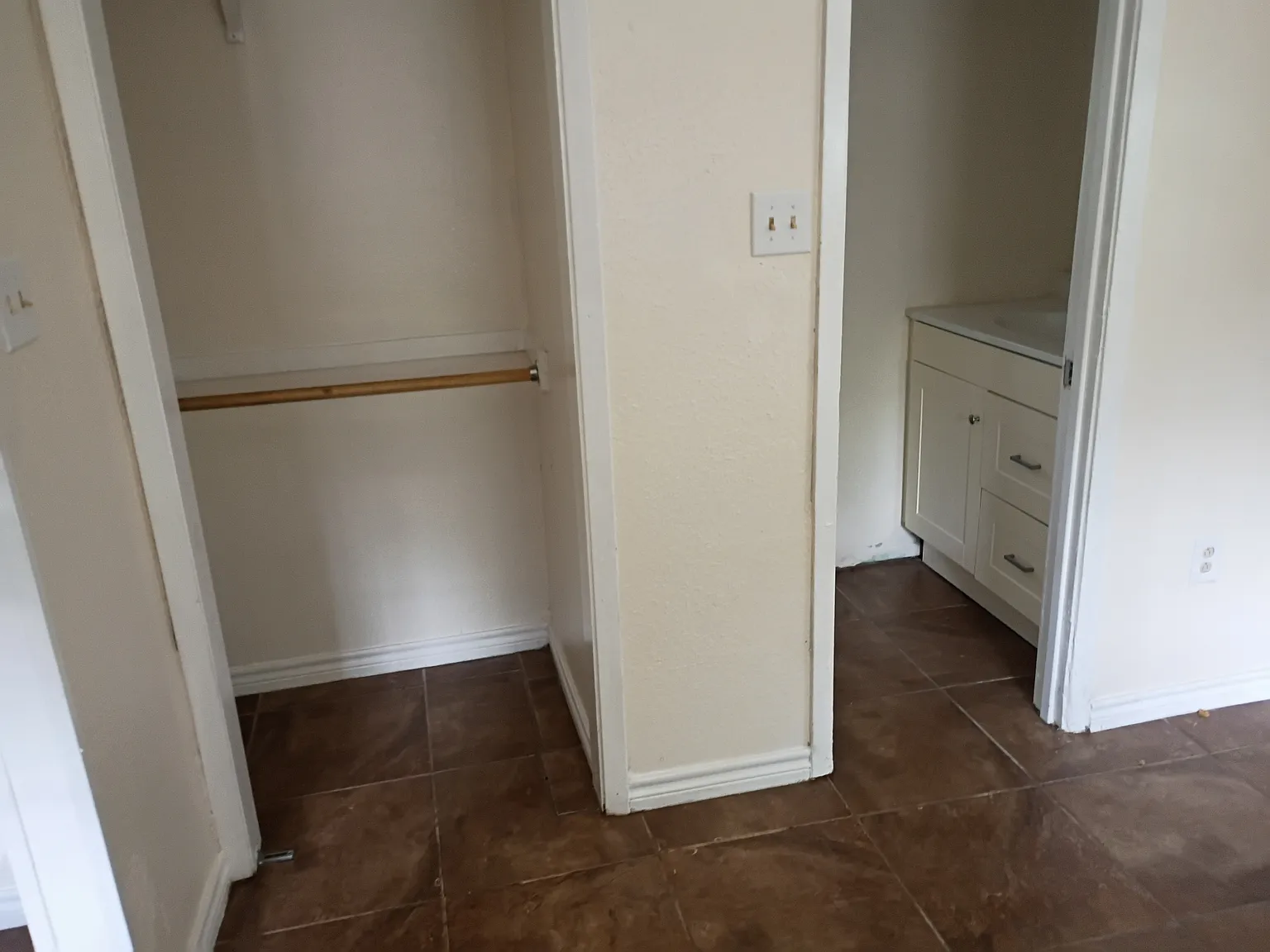 Studio, 400 sqft, $800 — Photo 2