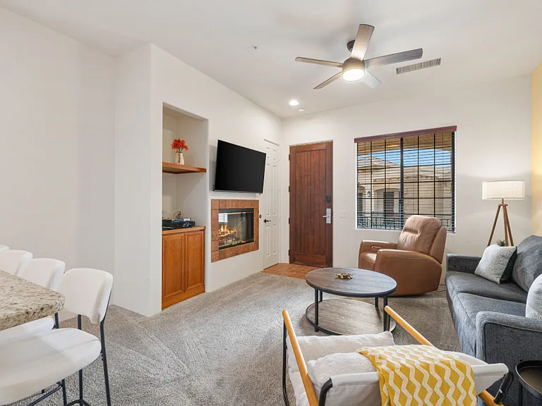 50590 Santa Rosa Plz — Photo 5