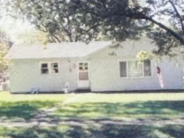 111 E Aird St, Odin, IL 62870