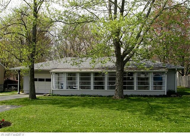 1st image of 424 Honey Ln