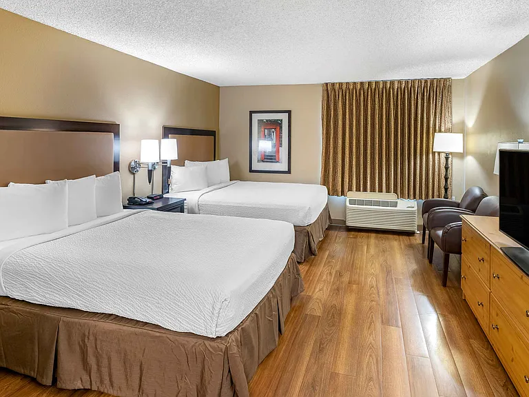 Studio Suite - 2 Full Beds