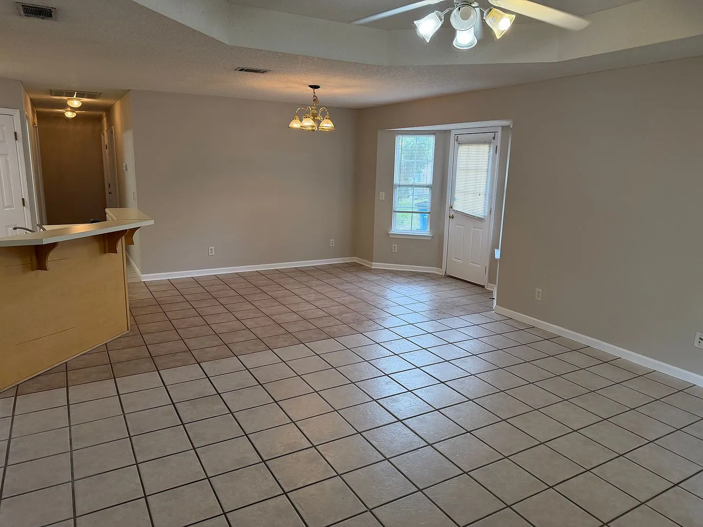 302 Windrdige Drive — Photo 3