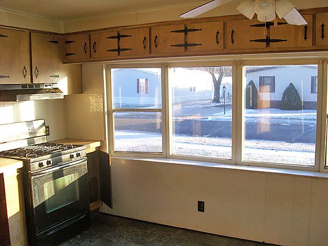 2nd image of 8 Carmell St