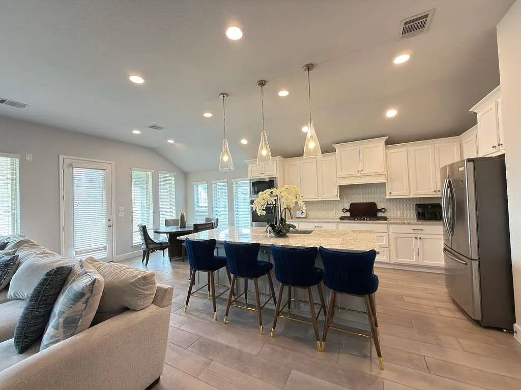 4 bed, 3.5 bath, 3139 sqft, $3,500 — Photo 1