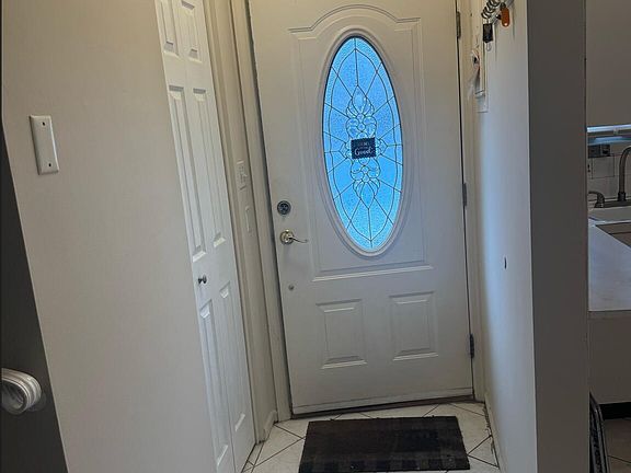 3rd image of 42 Stonecrest Ct