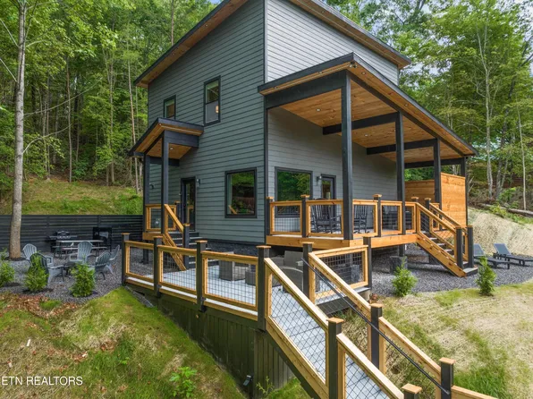 1517 Silver Poplar Ln, Sevierville, TN 37876