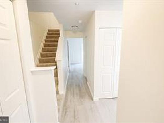 2nd image of 45293 Rumsford Ln Unit 1