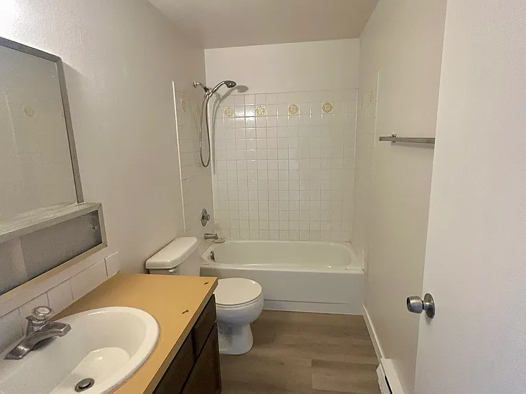 6109 N Colton St #16 — Photo 10