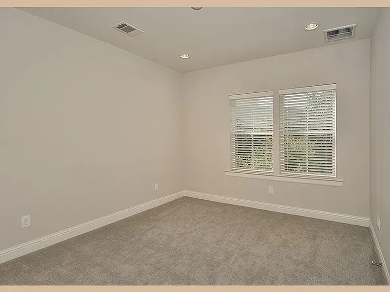 215 Willow St — Photo 15