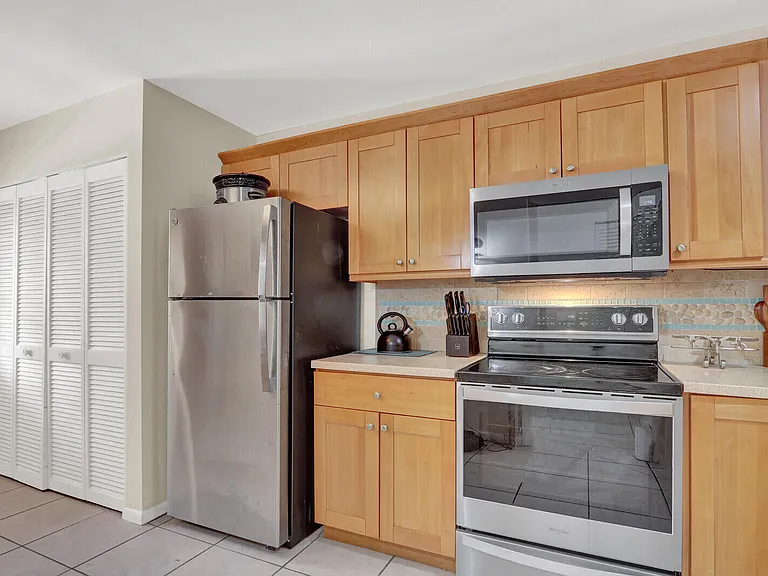 2916 SW 22nd Cir #202D — Photo 2
