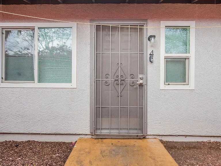 1421 E Roosevelt St #4 — Photo 4