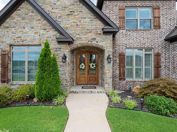2nd image of 220 Lake Valley Dr