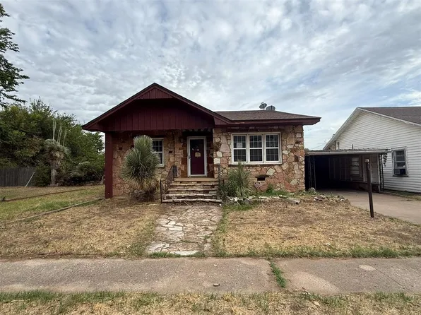 206 W 1st St, Watonga, OK 73772