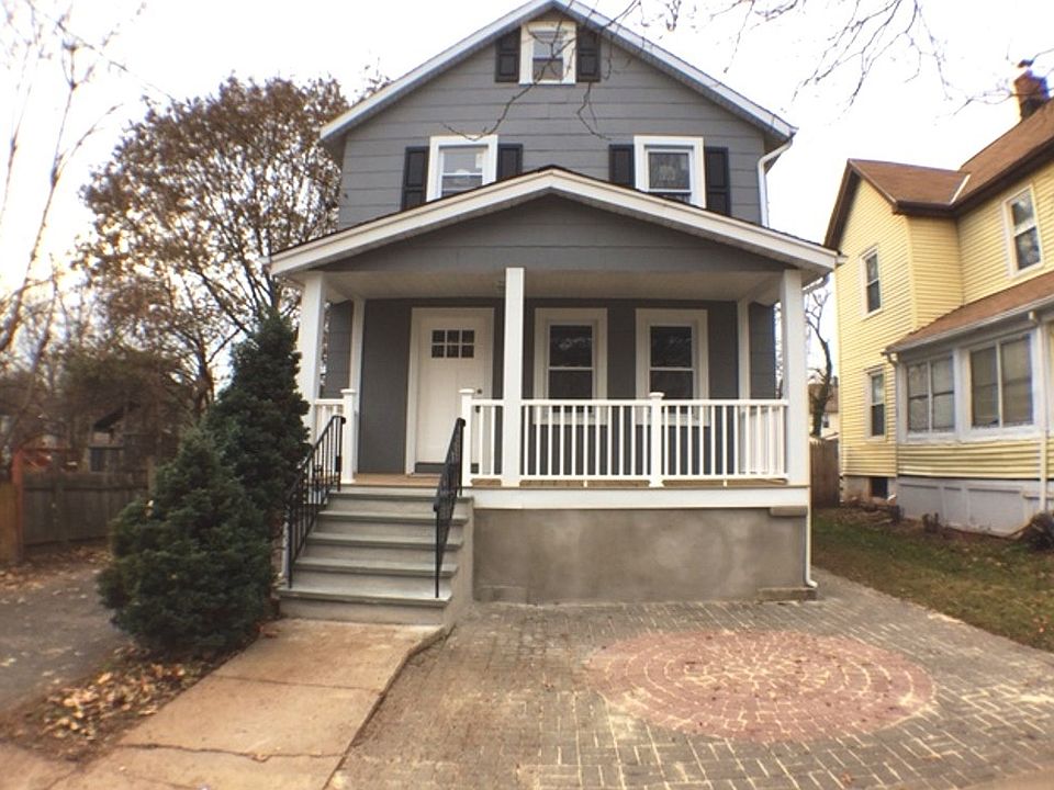 Renovated 2017! 3BD, 2.5BTH