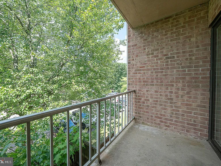 1640 Oakwood Dr #W-216 — Photo 11