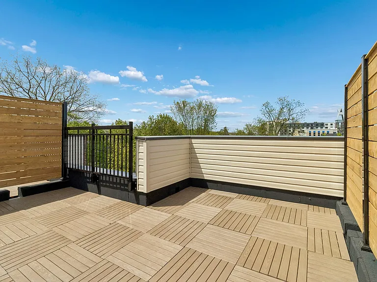 15100 Yonge St #206 — Photo 3