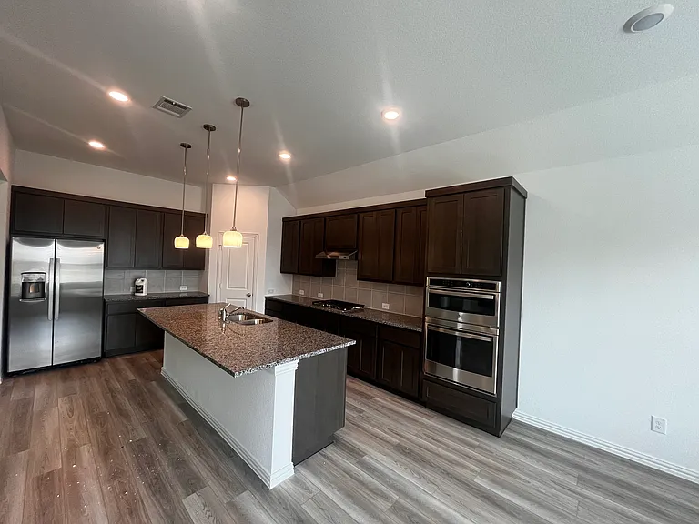 1618 Glacier Dr — Photo 10