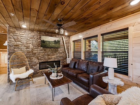 4th image of 1802 Stone Wood Way