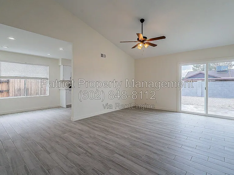 7003 W Sierra St — Photo 5