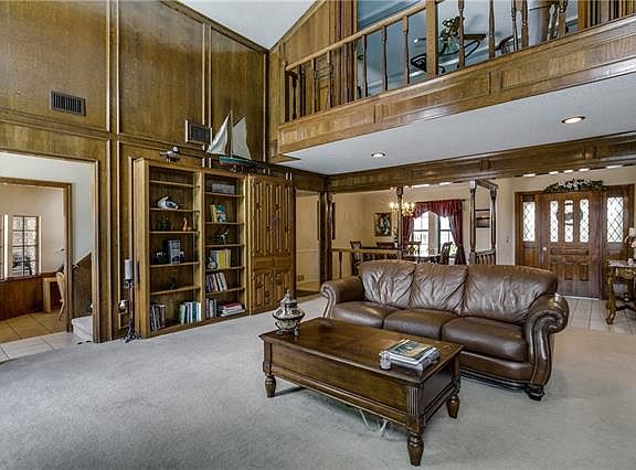 2nd image of 3213 Overland Dr