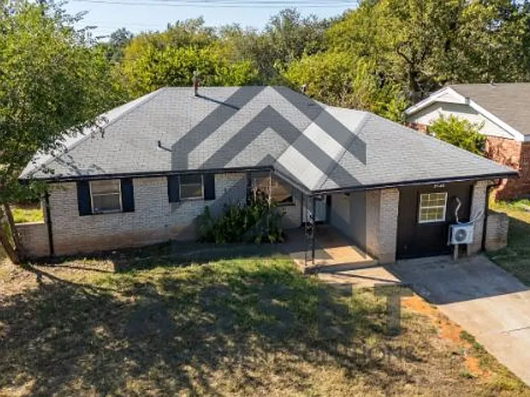 3721 Parkwoods Ln — Photo 5