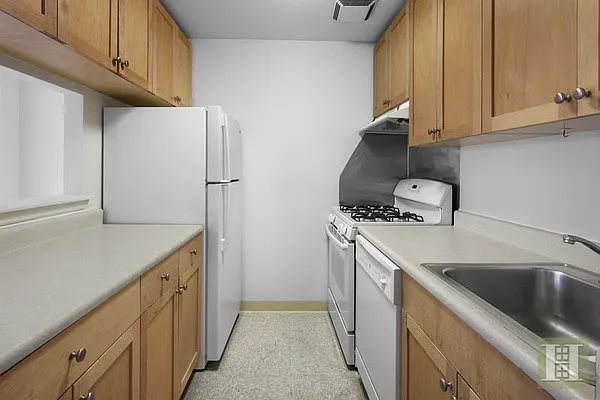 Rented by Halstead Real Estate | media 12