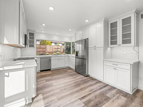 5th image of 32023 Wallington Ct