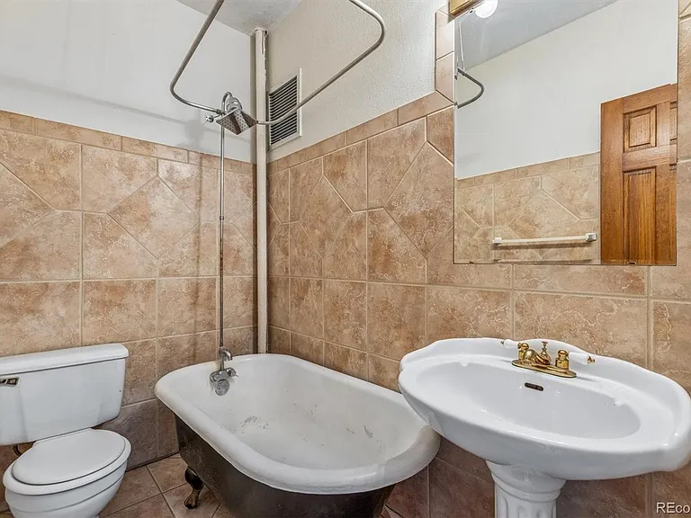 1376 N Pearl St #210 — Photo 13
