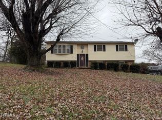 529 Old Gray Station Rd, Johnson City, TN 37615