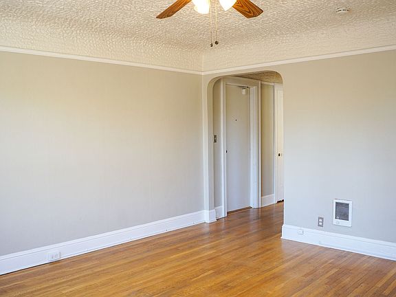 5th image of 2267 NW Glisan St APT 202