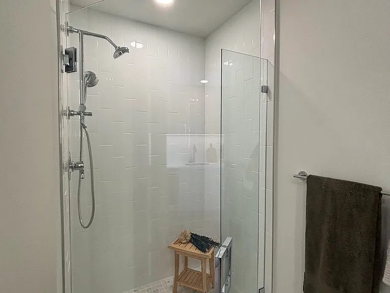 92 NW 29th St #408 — Photo 5