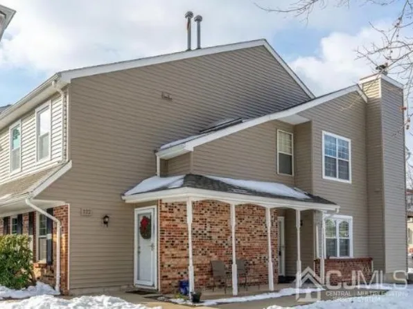 121 Blake Ct, Old Bridge, NJ 08857