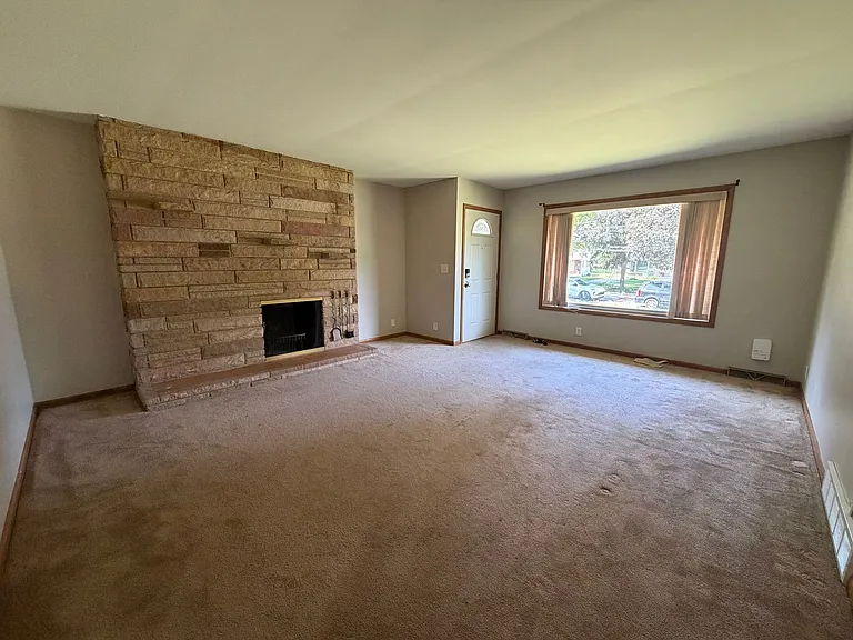 3454 Brooklyn Ave SE — Photo 2