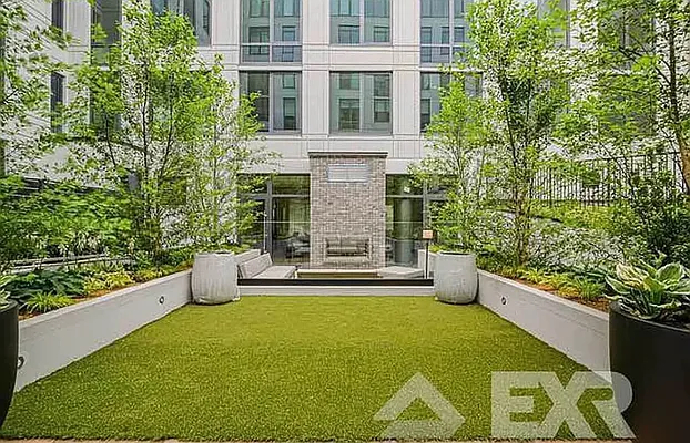 Rented by EXR | media 25