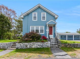 28 Cedar St, Johnston, RI 02919