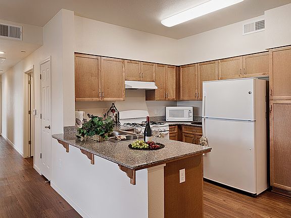 4th image of 341 N 19 1/2 Ave APT 210