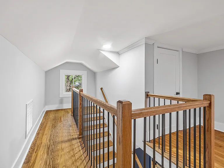 8 Amherst Ave #A — Photo 21