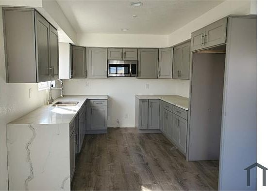 3rd image of 222 W 112th St #222