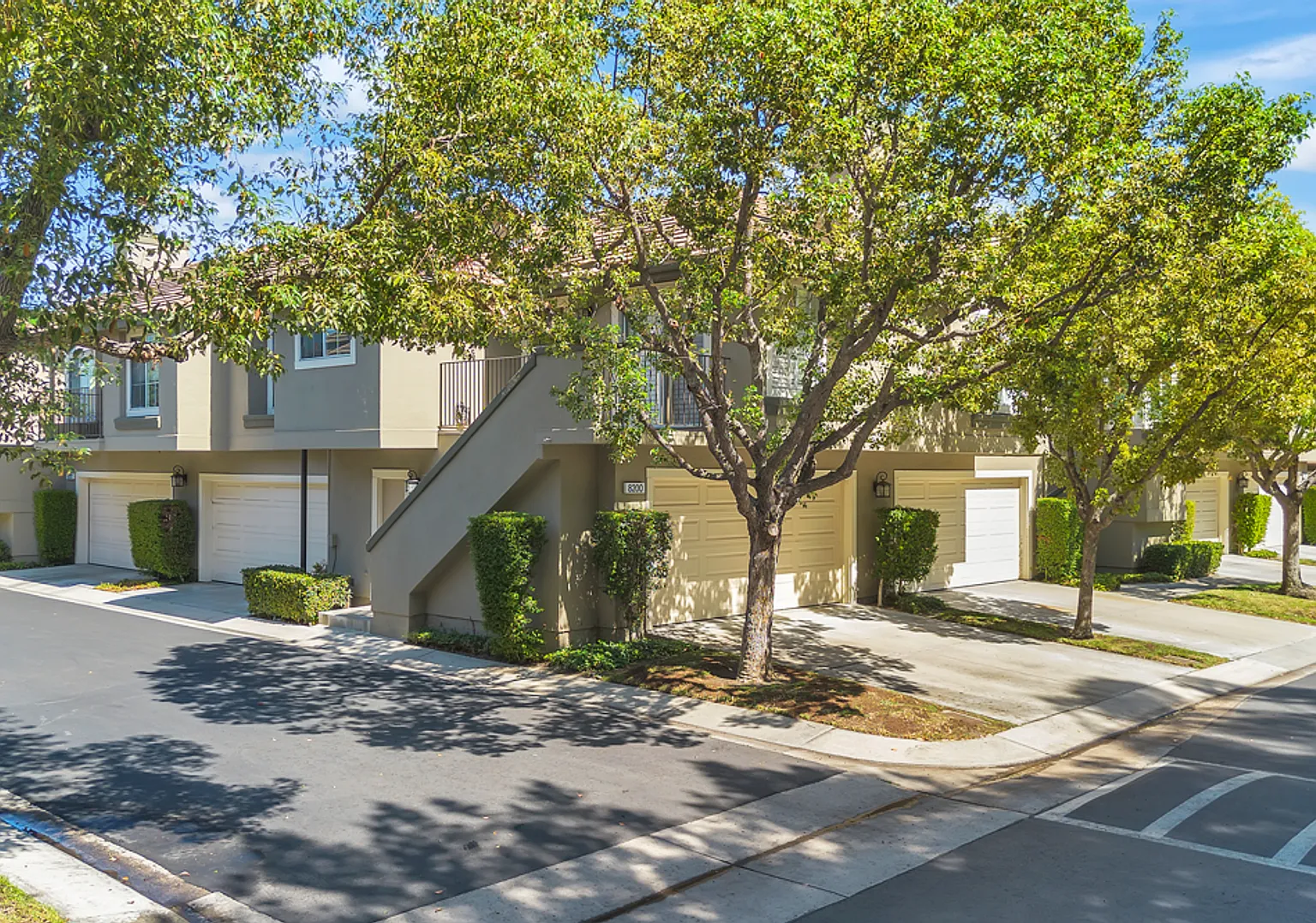 8200 E Oak Ridge Circle — Photo 1