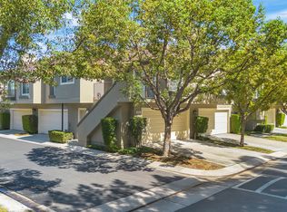 8200 E Oak Ridge Cir, Anaheim, CA 92808