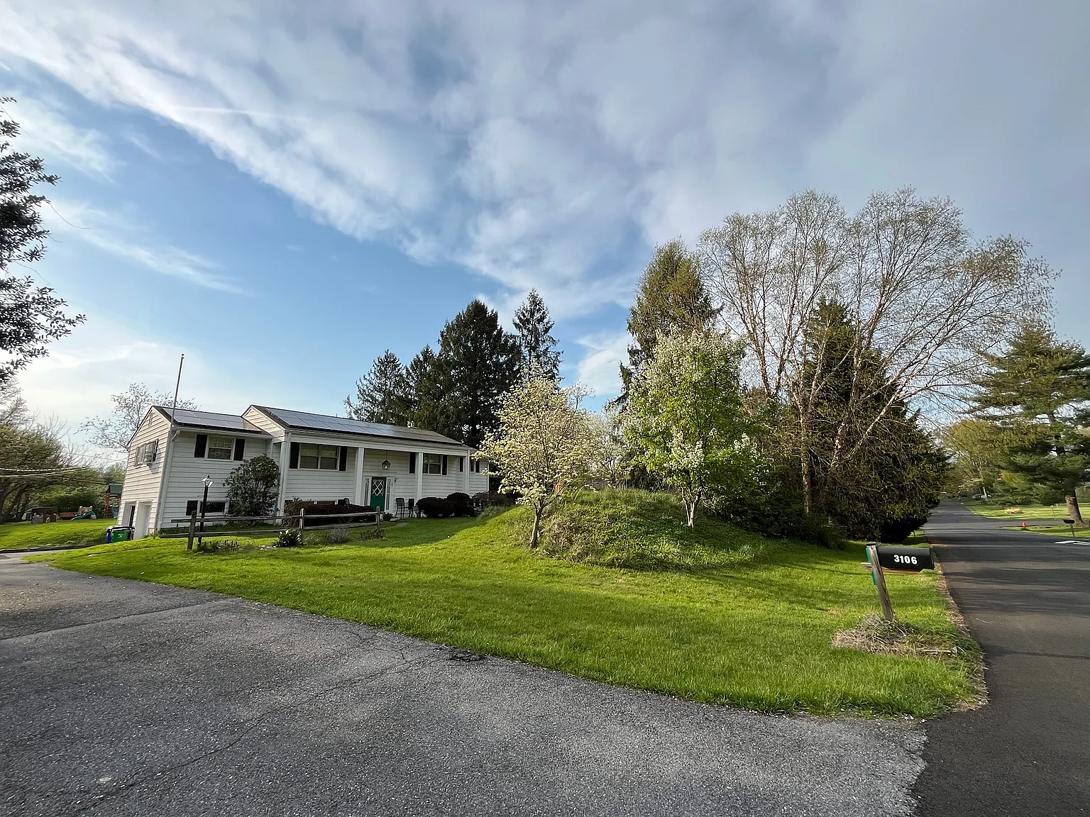 3106 Hearthstone Rd — Photo 2