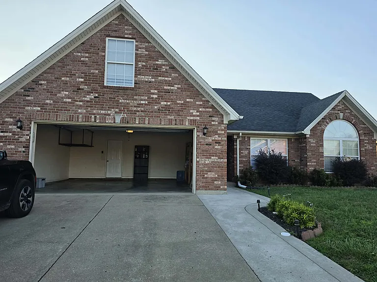 5902 Pine View Ct — Photo 1